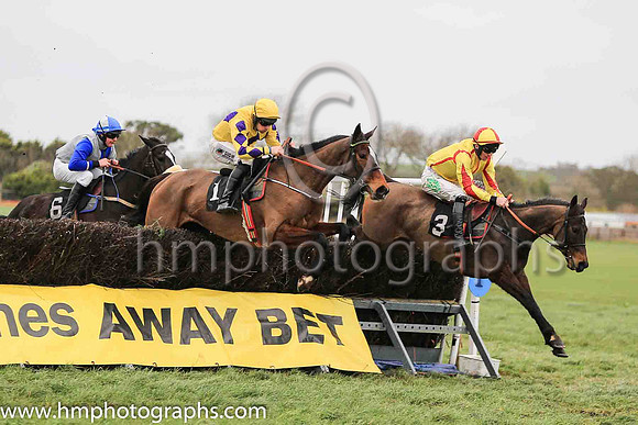 01st MT LEINSTER GOLD and B O'Neill ( 1 , YELLOW,purple triple diamond; yellow,purple diamonds sleeves  purple diamond sleeves; yellow cap ) Trainer: Colin Bowe,, Owner : Anthony Kearns