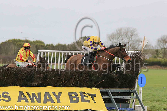 01st MT LEINSTER GOLD and B O'Neill ( 1 , YELLOW,purple triple diamond; yellow,purple diamonds sleeves  purple diamond sleeves; yellow cap ) Trainer: Colin Bowe,, Owner : Anthony Kearns