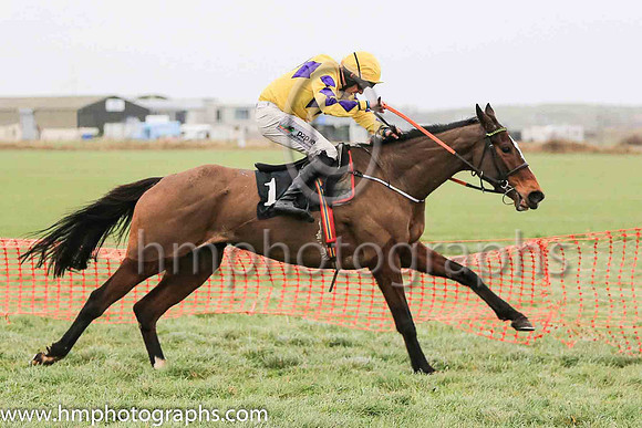 01st MT LEINSTER GOLD and B O'Neill ( 1 , YELLOW,purple triple diamond; yellow,purple diamonds sleeves  purple diamond sleeves; yellow cap ) Trainer: Colin Bowe,, Owner : Anthony Kearns