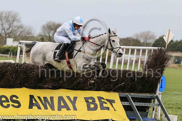 01st DENTO DES OBEAUX (FR) and Ross McLeigh ( 7 , WHITE,sky blue epaulettes; white sleeves,sky blue stars; white  sky blue qtd cap ) Trainer: C.A. McBratney,, Owner : Liam Gibney