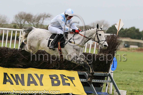 01st DENTO DES OBEAUX (FR) and Ross McLeigh ( 7 , WHITE,sky blue epaulettes; white sleeves,sky blue stars; white  sky blue qtd cap ) Trainer: C.A. McBratney,, Owner : Liam Gibney