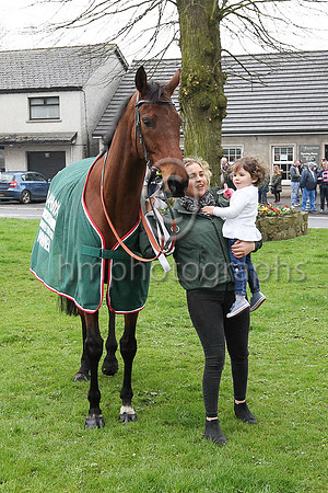Balnaslow and groom Sophie Bell at Parkgate - FT8E3413