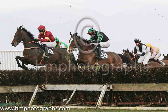 01st OSCAR ELITE and J W Hendrick ( 24 , BLACK,emerald green epaulettes; black  emerald green hooped sleeves; black  emerald green hooped cap ) Trainer: Cormac Doyle,, Owner : Partnership Monbeg Farm