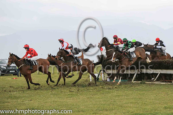 01st OSCAR ELITE and J W Hendrick ( 24 , BLACK,emerald green epaulettes; black  emerald green hooped sleeves; black  emerald green hooped cap ) Trainer: Cormac Doyle,, Owner : Partnership Monbeg Farm