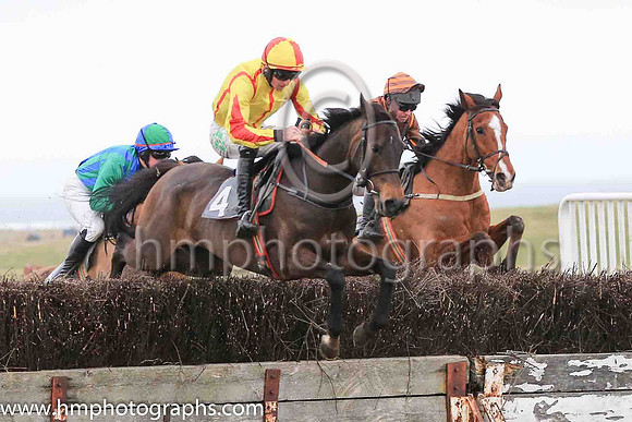 01st DOUBLE SMART and D G Lavery ( 4 , YELLOW,red seams; yellow sleeves,red diabolo; yellow  red qtd cap ) Trainer: Patrick Eugene Turley,, Owner : Andrew S. Pearson