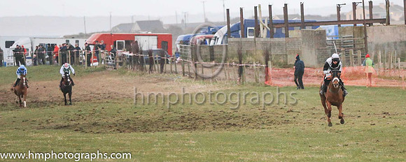 01st TARDREE and P G McGuigan ( 15 ,Antrim (H) - BLACK  WHITE QTD; black  white hlvd sleeves; white cap ) Trainer: Colin S. McKeever,, Owner : W.W. Dennison