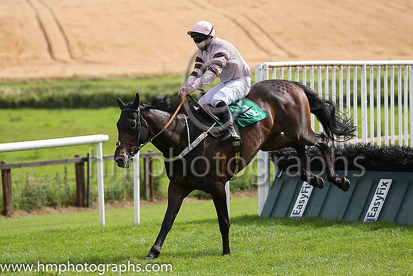 02nd Maighnealta and B R Dalton ( 1 , pink, chocolate hooped sleeves ) Trainer - D McDonogh , Owner - Mrs Desmond McDonogh  Mrs J S Bolger