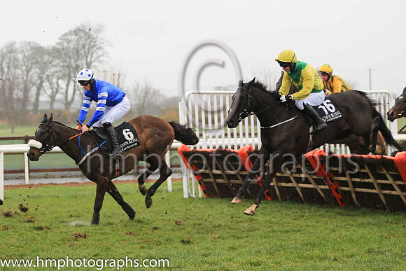 10th Timber Tang Girl and Mr N McParlan 5 ( 16 , yellow and green diabolo ) Trainer - S McParlan , Owner - S McParlan
