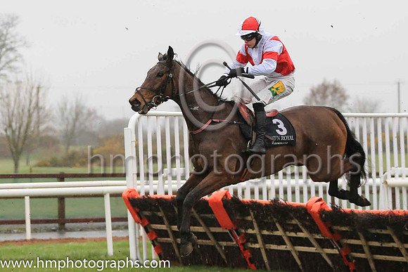 14th Thimbleweed and J S McGarvey ( 3 , red and white diabolo ) Trainer - N C Kelly , Owner - Sean Convery  Mary Convery