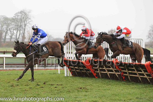 14th Thimbleweed and J S McGarvey ( 3 , red and white diabolo ) Trainer - N C Kelly , Owner - Sean Convery  Mary Convery