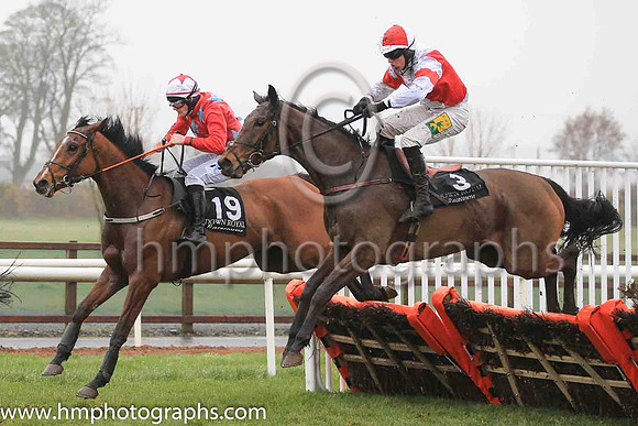 14th Thimbleweed and J S McGarvey ( 3 , red and white diabolo ) Trainer - N C Kelly , Owner - Sean Convery  Mary Convery