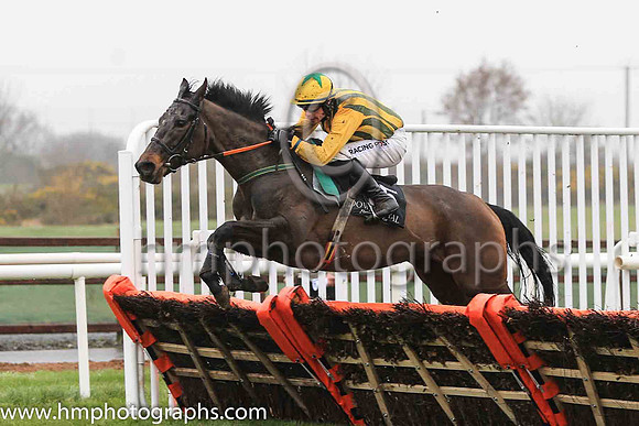 19th Smiling Emily and D F O?Regan ( 15 , green and yellow stripes ) Trainer - G A Kingston , Owner - G A Kingston