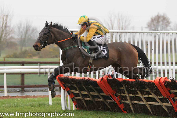19th Smiling Emily and D F O?Regan ( 15 , green and yellow stripes ) Trainer - G A Kingston , Owner - G A Kingston