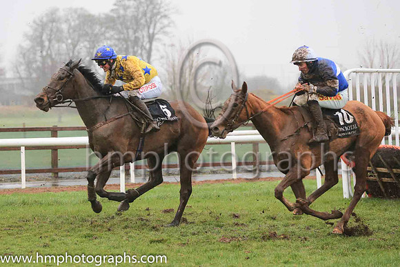 05th So Near So Farhh and S W Flanagan ( 10 , blue,white hoop ) Trainer - C A McBratney , Owner - James Murdoch