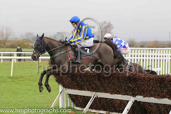 03rd Kagney and L A McKenna 7 ( 7 , blue, yellow stars ) Trainer - J J Lambe , Owner - Louise Magee