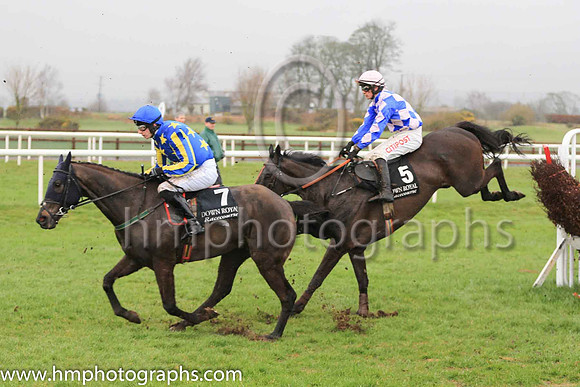 02nd Great Khan and D E Mullins ( 5 , pink and blue diamonds ) Trainer - E J O?Grady , Owner - Simon J H Davis