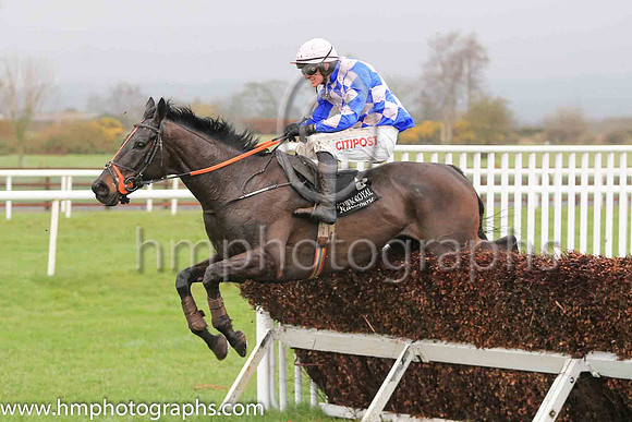 02nd Great Khan and D E Mullins ( 5 , pink and blue diamonds ) Trainer - E J O?Grady , Owner - Simon J H Davis