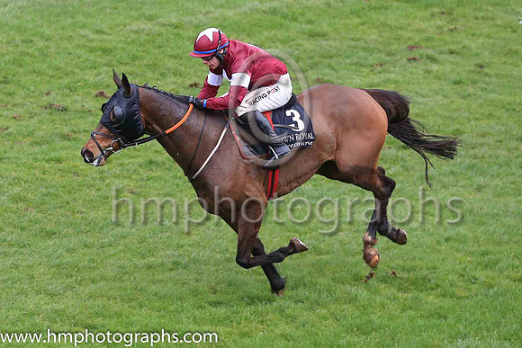 01st Monbeg Notorious and D F O'Regan ( 3 , maroon, white star ) Trainer - G Elliott , Owner - Gigginstown House Stud