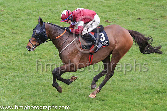 01st Monbeg Notorious and D F O'Regan ( 3 , maroon, white star ) Trainer - G Elliott , Owner - Gigginstown House Stud