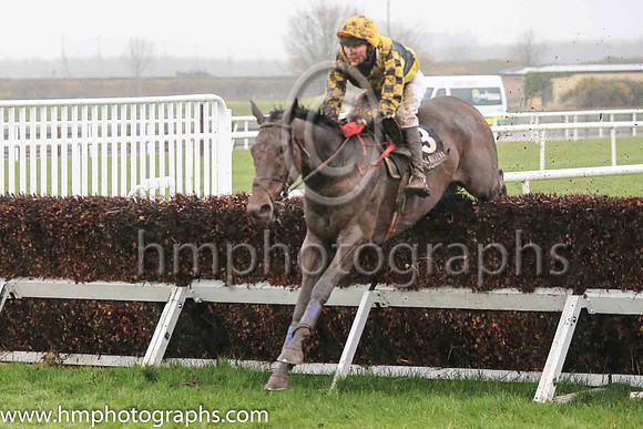 04th Duckphil and Mr N Gault 7 ( 3 , dark blue, yellow cross sashes ) Trainer - S Millar , Owner - Miss Aileen O?Sullivan