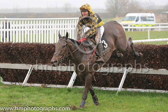 04th Duckphil and Mr N Gault 7 ( 3 , dark blue, yellow cross sashes ) Trainer - S Millar , Owner - Miss Aileen O?Sullivan