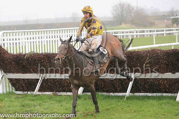 06th Mr Cosmos and Mr P C Bannon 7 ( 6 , yellow, purple stars ) Trainer - W J McLernon , Owner - Pennyhill Punters Club