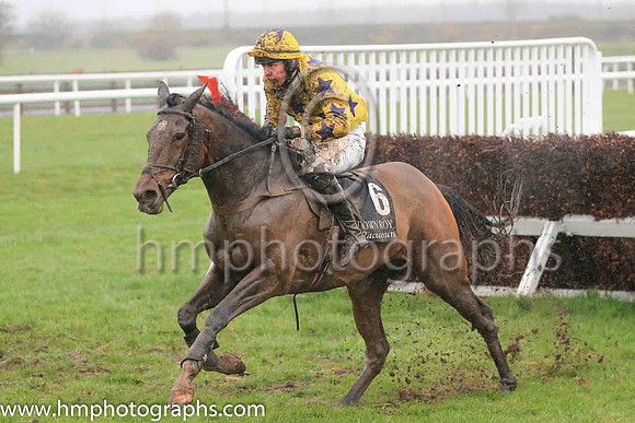 06th Mr Cosmos and Mr P C Bannon 7 ( 6 , yellow, purple stars ) Trainer - W J McLernon , Owner - Pennyhill Punters Club