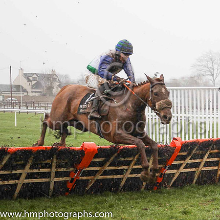 03rd Klassy Kay and P J O?Hanlon ( 17 , red and blue diamonds ) Trainer - D A McLoughlin , Owner - Syndi 101 Partnership
