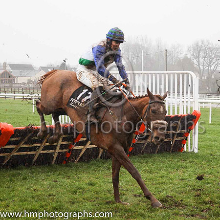 03rd Klassy Kay and P J O?Hanlon ( 17 , red and blue diamonds ) Trainer - D A McLoughlin , Owner - Syndi 101 Partnership