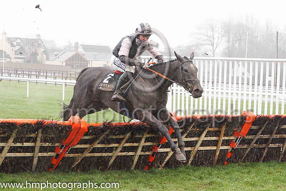 10th Mary Of De Sorrows and P J Cawley ( 2 , black and white hlvd ) Trainer - G P Cromwell , Owner - Martin Hannan