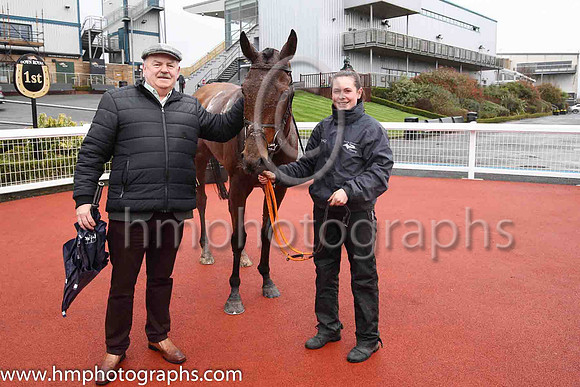 01st Prospectus and J B Kane 5 ( 4 , red, blue stars ) Trainer - G P Cromwell , Owner - McAlpine Syndicate<br/>Pat McGuinness representing the syndicate and sable lass Michell Walsh