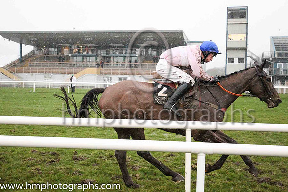 01st Delvino and Mr M J O'Hare ( 2 , pink, white hoop ) Trainer - D A McLoughlin , Owner - Mrs P J Conway