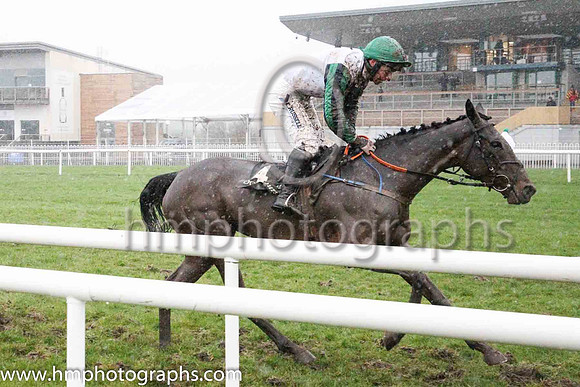 05th Hollow Moon and Mr D G Lavery 3 ( 4 , white, green sleeves ) Trainer - B R Hamilton , Owner - Neville Reid  David Laverty