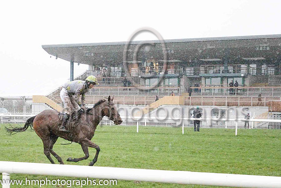 06th La Mystere and Mr B G Crawford 7 ( 6 , grey, yellow stars ) Trainer - S R B Crawford , Owner - P Haughey