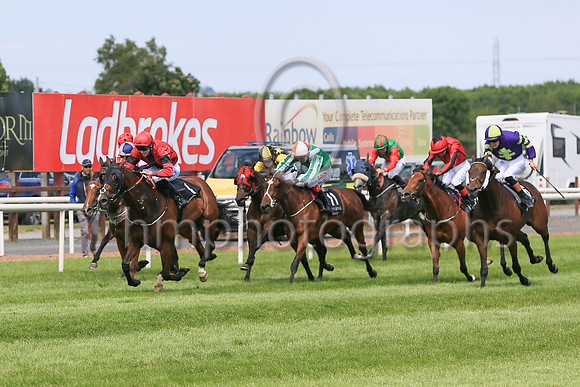 01st War Hero  and C J MacRedmond 7 ( 1 , red, black stripe ) Trainer - A McGuinness , Owner - Mark Devlin