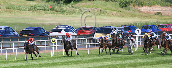 01st Brave Display  and J A Heffernan ( 5 , red, black seams ) Trainer - J J Lambe , Owner - R P Behan