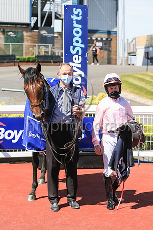 01st Iowa   and M C Hussey ( 13 , salmon ) Trainer - A P O Brien , Owner - Mrs John Magnier   Michael Tabor   Derrick Smith