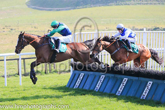 01st Barnaviddaun and D J Mullins ( 8 , blue, green star ) Trainer - T Mullins , Owner - Mrs L Graffin