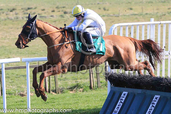 01st Benefit North and D F O'Regan ( 7 , white, yellow pane; ) Trainer - C A McBratney , Owner - Cathal M McGovern