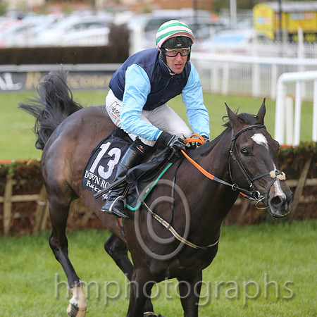 01st New World (GB) ( 13 , blue, light blue sleeves ) and R.M. Power - Trainer : Keith Henry Clarke - Owner : Mrs S.N.J. Embiricos
