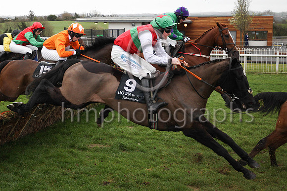 01st L'attesa and B Browne ( 9 , red, green hoop ) Trainer - Shane Nolan , Owner - Red Green  White Syndicate