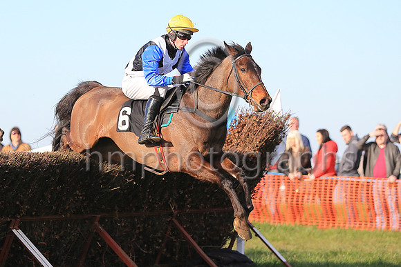 01st ROSSAMILAN and l O'Carroll ( 6 , BLACK,white cross belts; blue sleeves; yellow cap ) Trainer: Paul McAleese , Owner : Laura McAleese