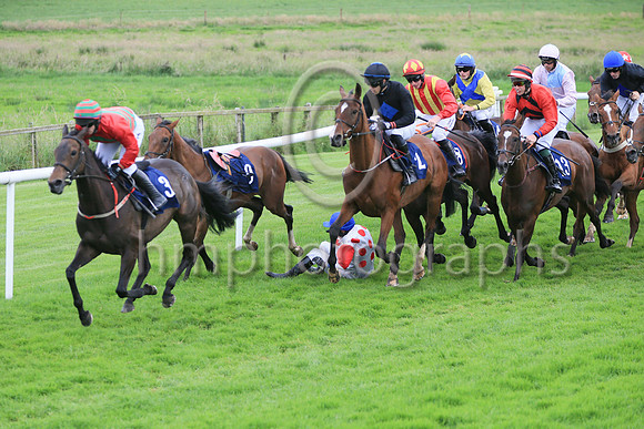 ur Porky Rush (9 , white, red spots ) Jockey: Mr J P Kirwan7 , Trainer: Ms M Flynn
