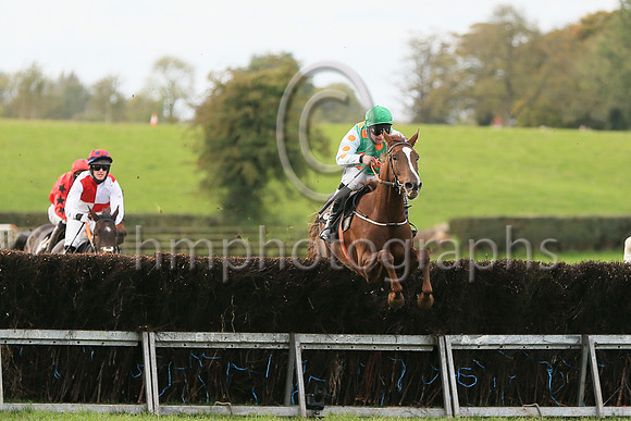 01st SMILING GETAWAY (GB) and R James ( 5 , EMERALD GREEN,orange spots; white sleeves,orange spots; emerald green cap ) Trainer: Donnchadh Doyle,, Owner : Monbeg, Syndicate