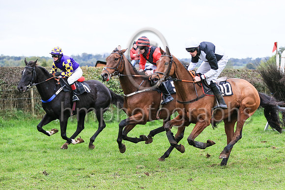 01st LOUGHHILL and S Connor ( 10 ,Antrim (H)- BLACK  WHITE QTD; black  white hlvd sleeves; white cap ) Trainer: Colin S. McKeever , Owner : W.W. Dennison
