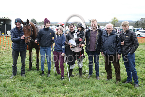 01st LOUGHHILL and S Connor ( 10 ,Antrim (H)- BLACK  WHITE QTD; black  white hlvd sleeves; white cap ) Trainer: Colin S. McKeever , Owner : W.W. Dennison