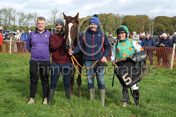 01st SMILING GETAWAY (GB) and R James ( 5 , EMERALD GREEN,orange spots; white sleeves,orange spots; emerald green cap ) Trainer: Donnchadh Doyle,, Owner : Monbeg, Syndicate