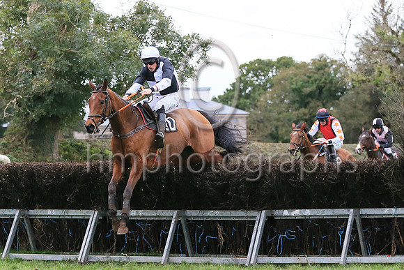 01st LOUGHHILL and S Connor ( 10 ,Antrim (H)- BLACK  WHITE QTD; black  white hlvd sleeves; white cap ) Trainer: Colin S. McKeever , Owner : W.W. Dennison