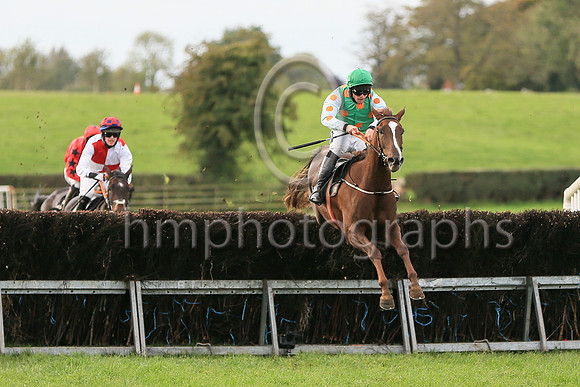 01st SMILING GETAWAY (GB) and R James ( 5 , EMERALD GREEN,orange spots; white sleeves,orange spots; emerald green cap ) Trainer: Donnchadh Doyle,, Owner : Monbeg, Syndicate