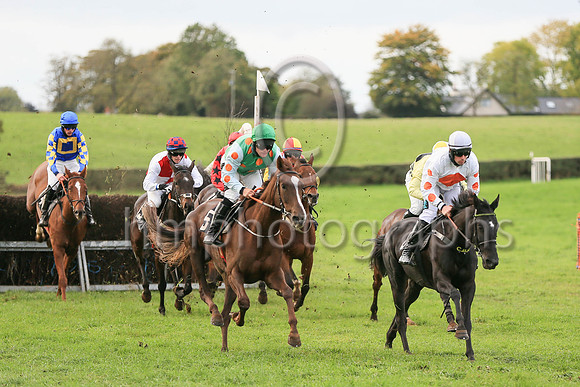 01st SMILING GETAWAY (GB) and R James ( 5 , EMERALD GREEN,orange spots; white sleeves,orange spots; emerald green cap ) Trainer: Donnchadh Doyle,, Owner : Monbeg, Syndicate